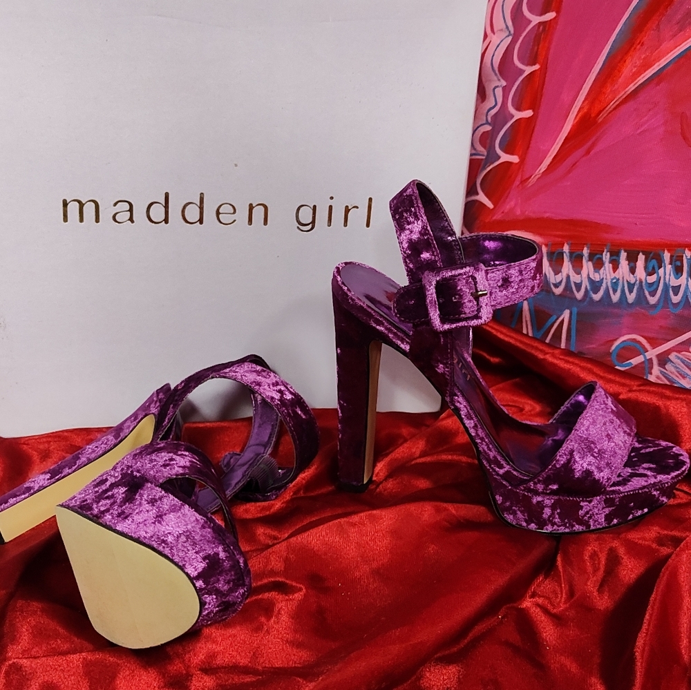 Madden Girl Fuschia velvet heels size 5.5